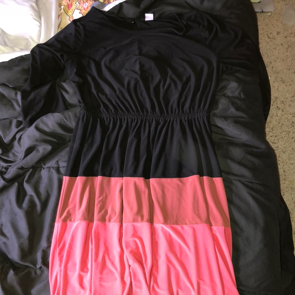 Mid sleeve, dress